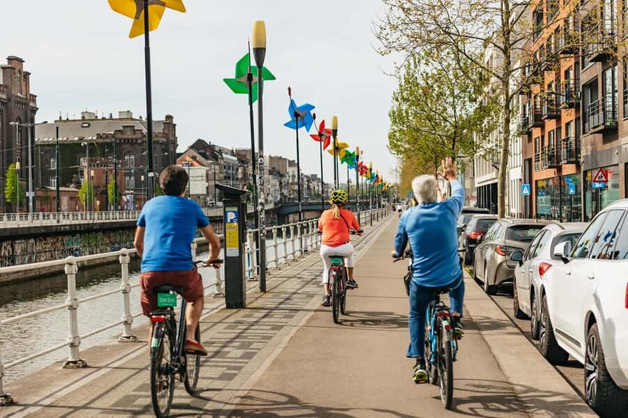Brussels: City Highlights and Hidden Gems Bike Tour - Weather, safety, and practical preparation