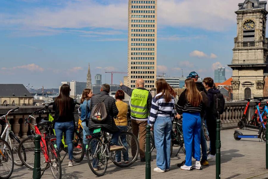 Brussels: City Highlights and Hidden Gems Bike Tour - Why a bike is a smart way to see Brussels