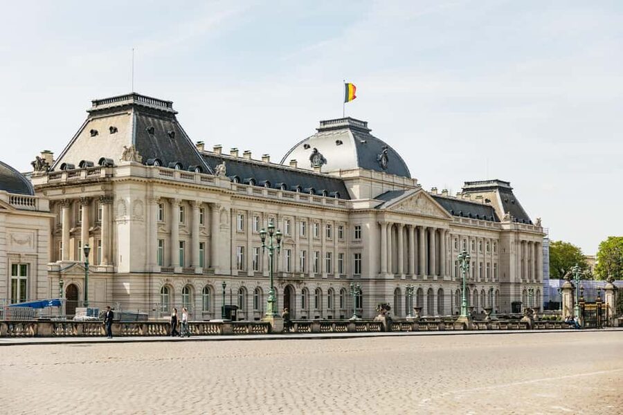 Brussels: City Highlights and Hidden Gems Bike Tour - From major sights to Brussels beyond the center