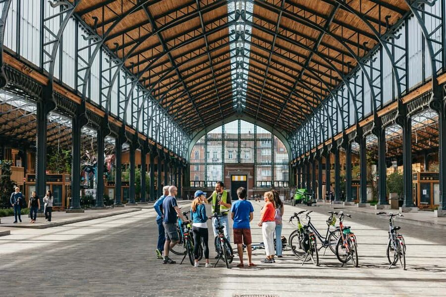 Brussels: City Highlights and Hidden Gems Bike Tour - What $40 buys you