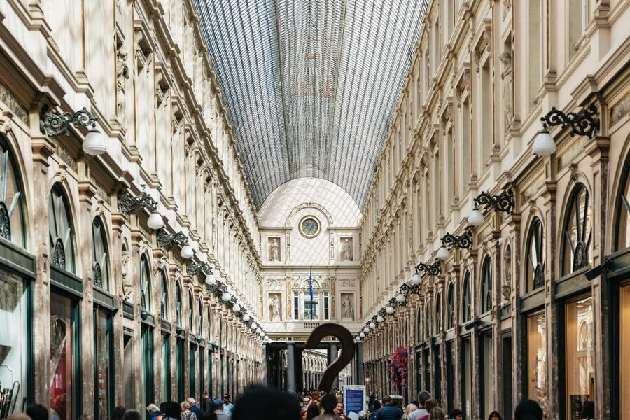 Brussels: City Highlights Walking and Tasting Tour - Four beers at a local Brussels bar