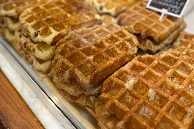 Brussels Food Tour: 10 Tastings of Waffles, Beers, Fries & More - A food tour that also gets you oriented