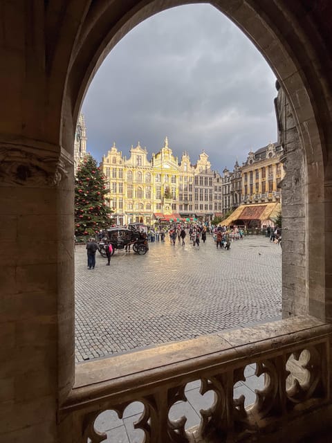 Brussels Food Tour: Main Dish, Beer, Waffle & Chocolate - Croquettes and the Belgian beer tradition