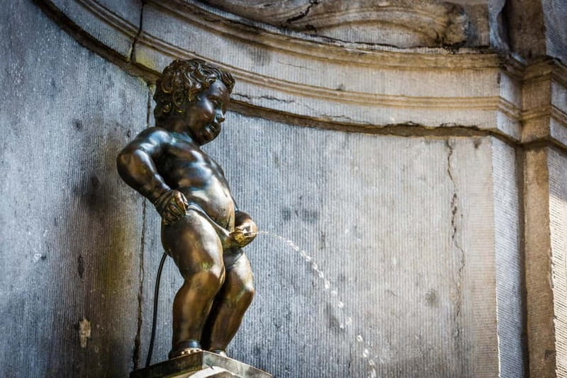Brussels: Highlights and Hidden Corners Private Guided Walk - Sablon and the smaller squares
