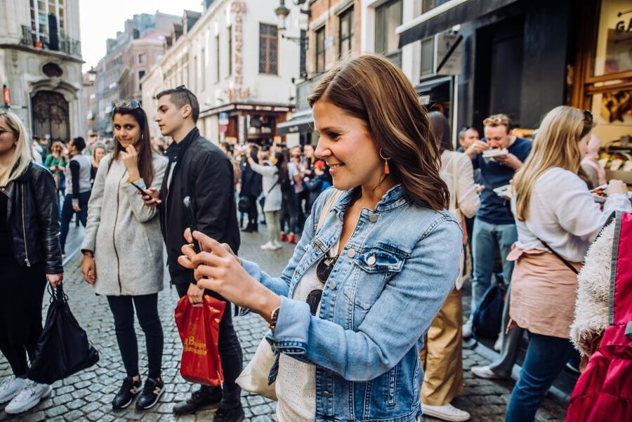 Brussels: Highlights & Hidden Gems Private Walking Tour - Finding Brussels in comic murals