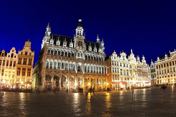 Brussels Highlights Self guided scavenger hunt and Walking Tour - Manneken Pis and Brussels humor