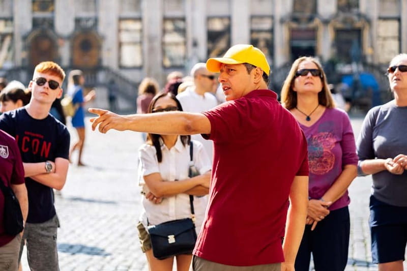 Brussels: Historical Tour with Chocolate & Waffle Tasting - Why this walk works well on a first day in Brussels