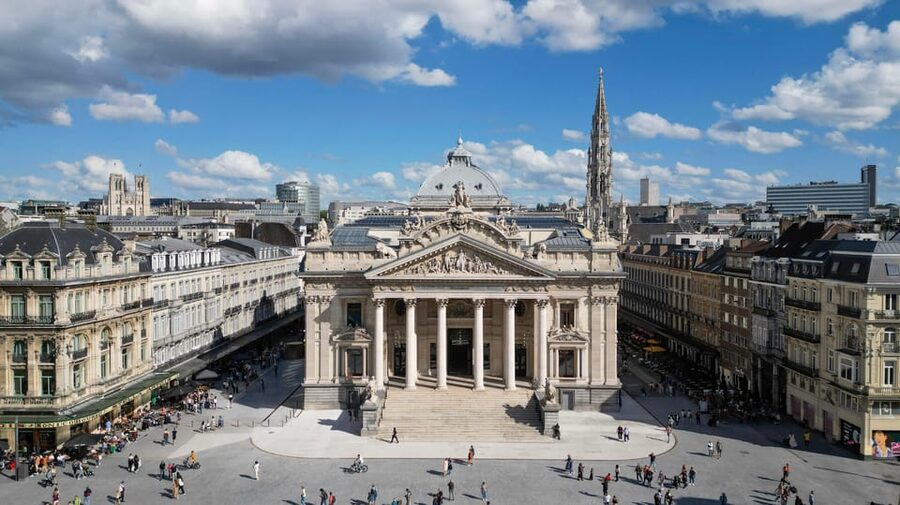 Brussels: Hop-On Hop-Off Bus Tour& Belgian Beer World Museum - Stop 2: Place Royale and Brussels’ grand civic center