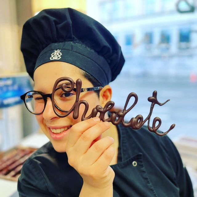 Brussels: Make Your Own Chocolates Workshop with Tastings - What the laboratory visit adds