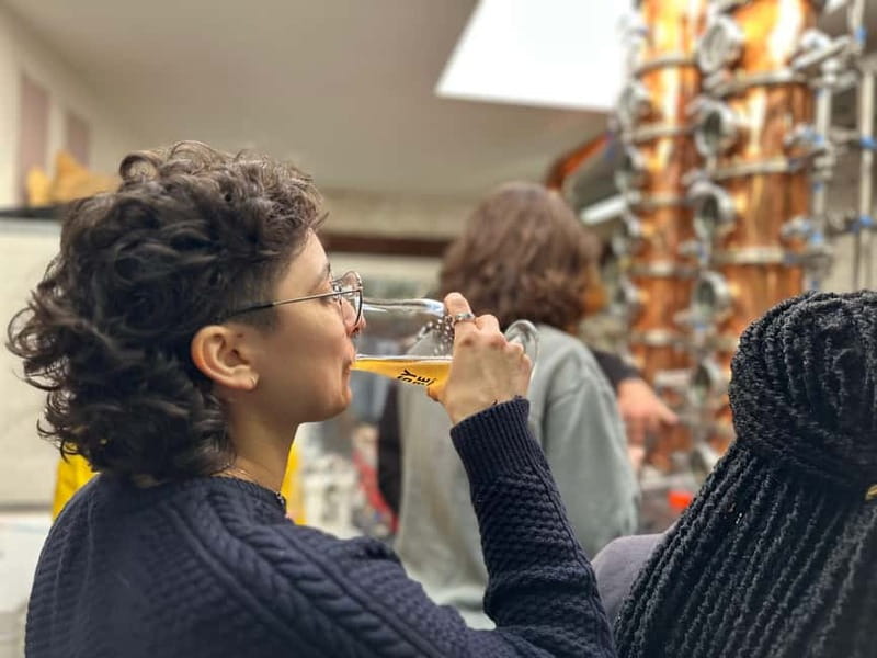 Brussels: micro brewery & distillery tour + beer tasting - Language, access, and practical planning
