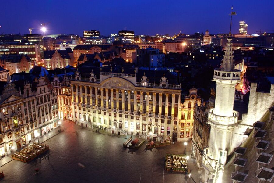 Brussels: Private 3-Hour Sightseeing Walking Tour - Saint Hubertus galleries and the chocolate trail