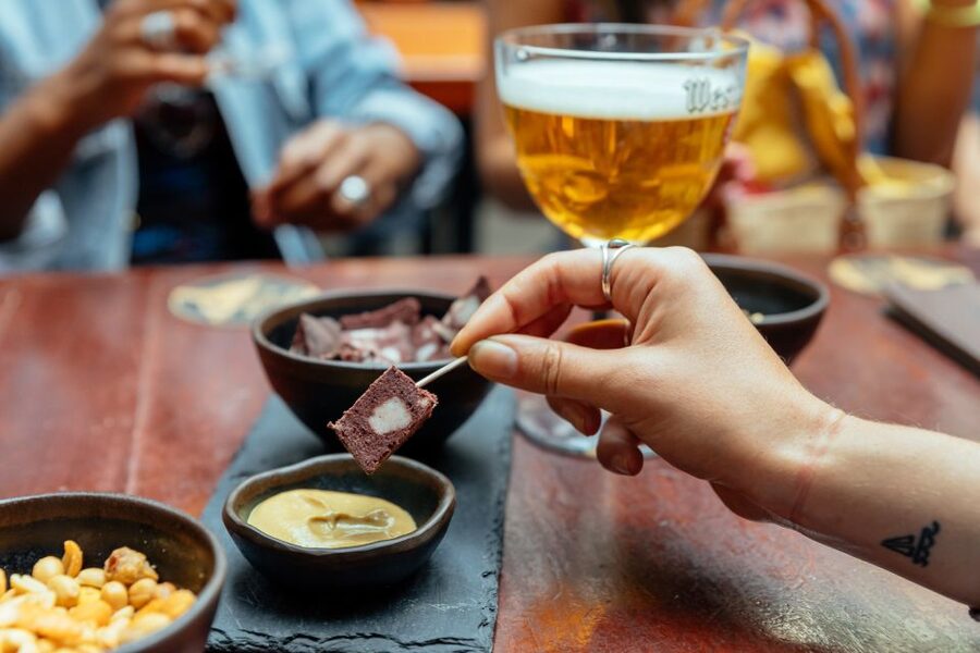 Brussels: Private Food Tour – 10 Tastings with Locals - Waffles and the sweet finish
