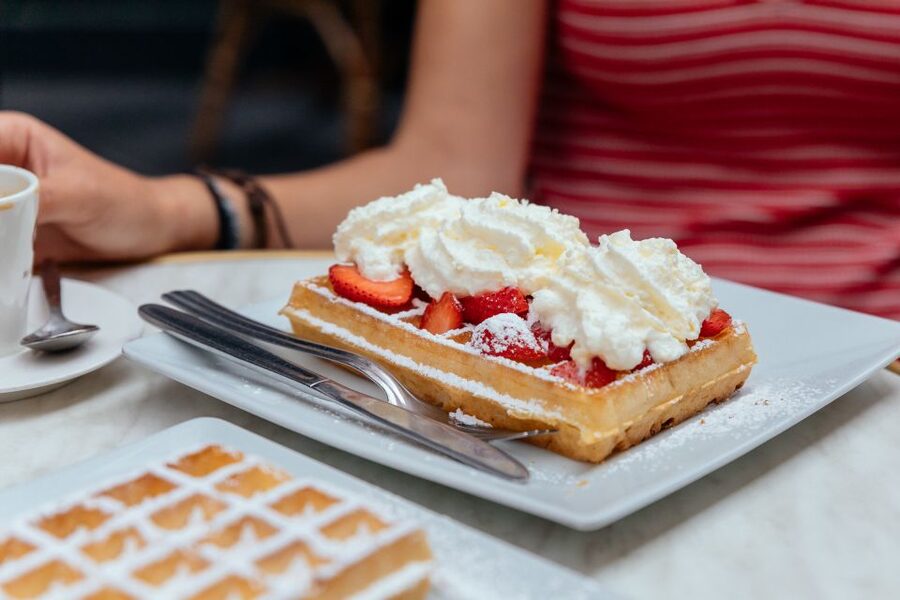Brussels: Private Food Tour – 10 Tastings with Locals - Walking comfort and practical planning