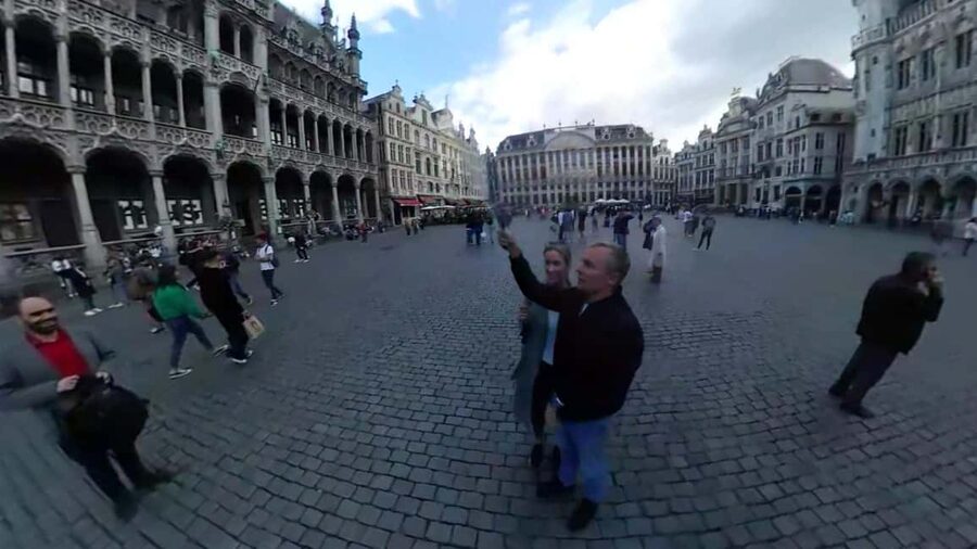Brussels: Private Tour with a Local - What happens during the first hour