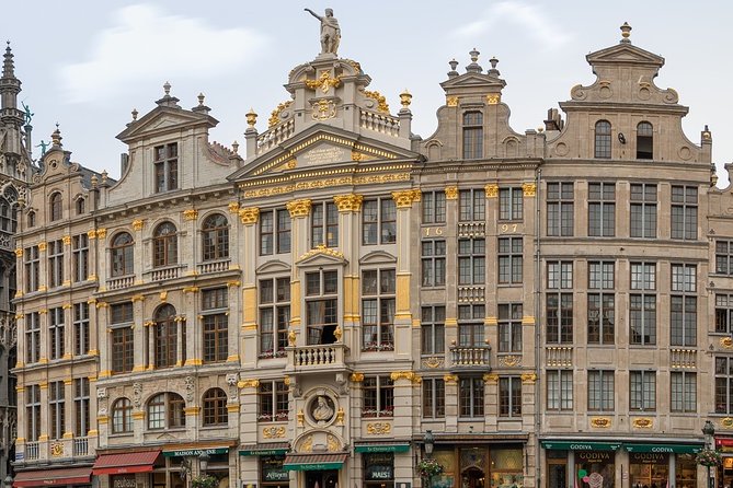 Brussels Private Walking Tour With A Professional Guide - Gothic churches, cathedrals, and contrasts in the center