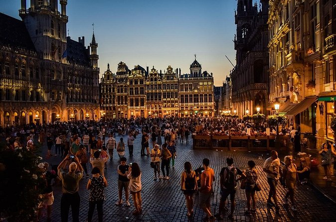 Brussels Pub Crawl Tour - Amalgame ends with karaoke