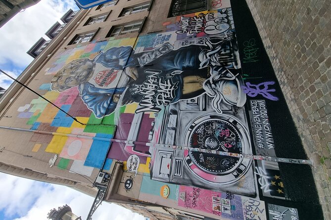Brussels through its comics murals - A route shaped by your group