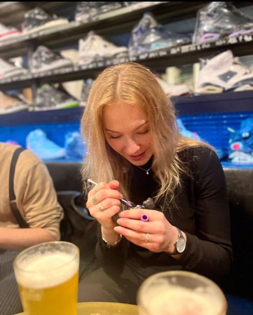 Brussels Tipsy Tour: Cocktail Making, Painting & Chocolates - Short walks and unexpected Brussels stories