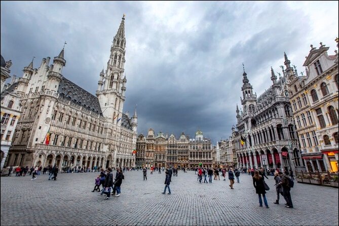 Brussels Walking Tour with Guide plus PDF - Royal Square, museums, and the climb to Mont des Arts