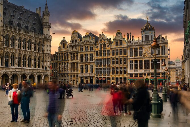 Brussels Walking Tour with Waffle Tasting: History and Delights - Mont-des-Arts and the useful finish