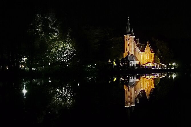 BRYGGJA ROMANTICA - 3 Hour Romantic Tour in Bruges - Burg Square and the city’s comic side