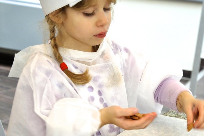 Chocolate Workshop at Choco-Story Brugge - Why this works so well for families