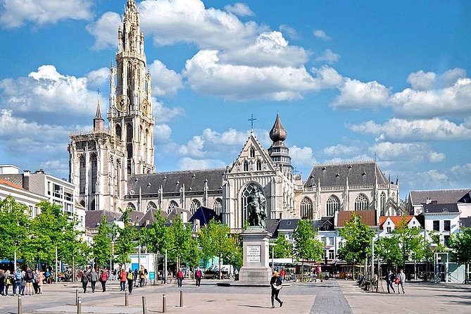 e-Scavenger hunt Antwerp: Explore the city at your own pace - Groenplaats and the first steps of the game