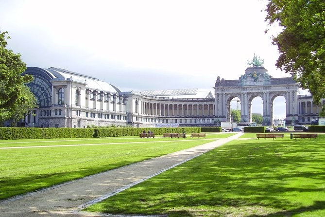 e-Scavenger hunt Brussels: Explore the city at your own pace - Vintage Market, Grand Place, and the Guild Houses