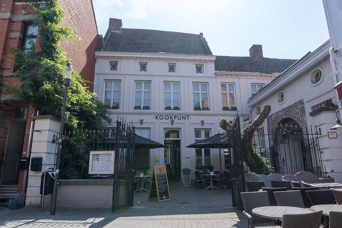 e-Scavenger hunt Hasselt: Explore the city at your own pace - Stadskantoor, the new town hall