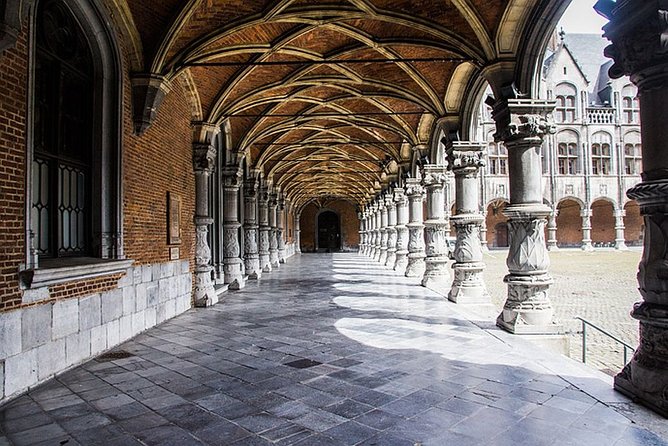 e-Scavenger hunt Liège: Explore the city at your own pace - Opera Royal and the eastern church stops