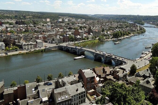 e-Scavenger hunt Namur: Explore the city at your own pace - Place d’Armes and the old center