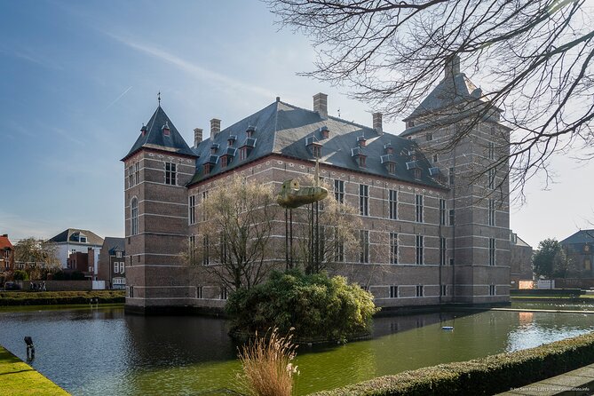 e-Scavenger hunt Turnhout: Explore the city at your own pace - Playing cards and the Brepols story