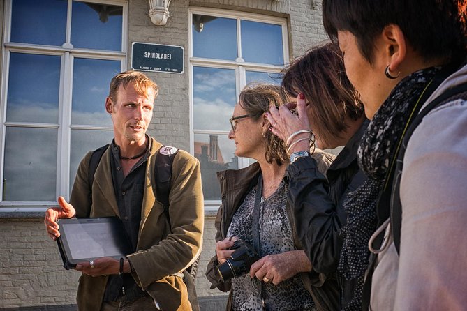 "Edges of Brugge" Photo Tour - 2hr open city tour & workshop - Finishing at Jan van Eyckplein