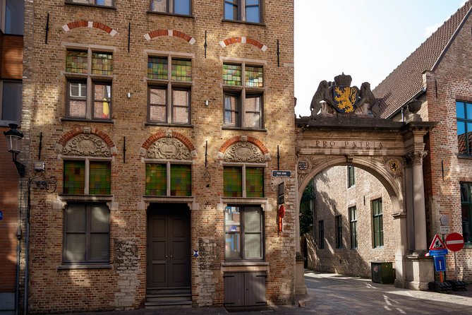 Experience the best of Bruges on a Private Tour with Boat Ride - Burghers’ Lodge and Bruges’ civic past