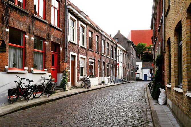 Explore Bruges in 60 minutes with a Local - Burg and Bruges’ civic story
