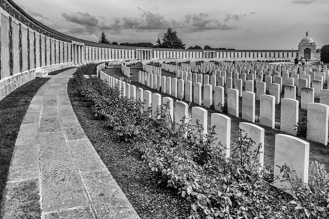 Flanders Fields Remembrance Tour from Bruges - Lunch and the rhythm of a long day