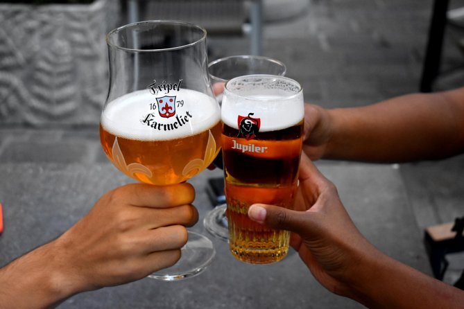 Food tasting & Historical walk - The final beer with a view of Markt