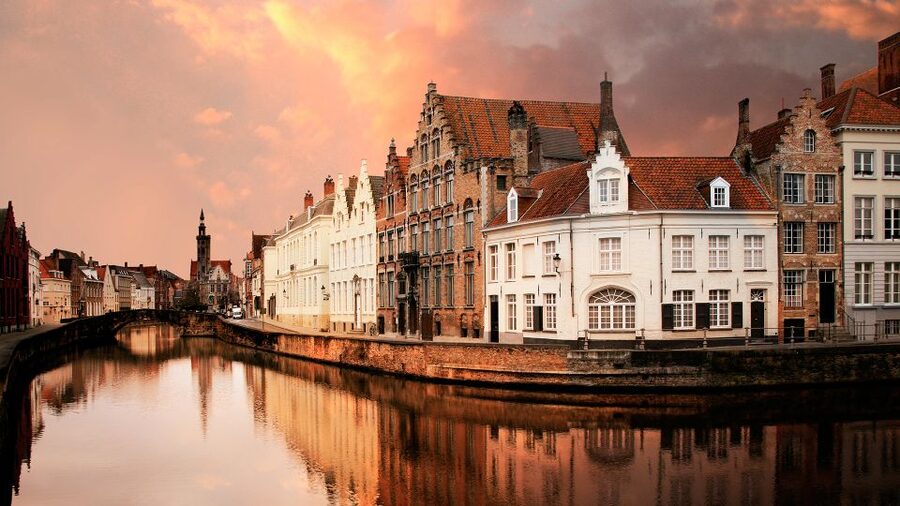 From Amsterdam: Bruges Day Trip in Spanish with Boat Option - Burg Square and Grote Markt
