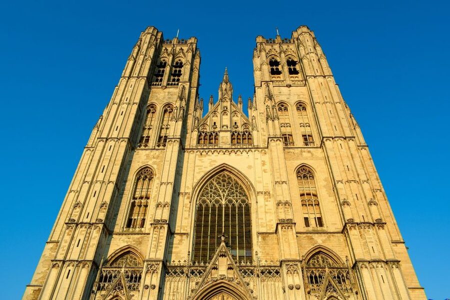 From Amsterdam: Private Sightseeing Tour to Brussels - Leaving Amsterdam in a private limousine