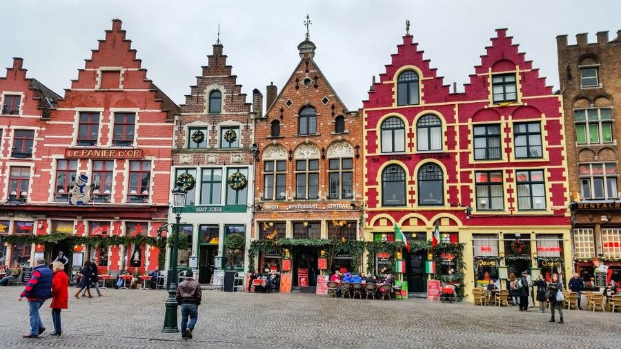 From Brussels: Bruges and Ghent Full-Day Trip by Train - Bruges churches, hospitals, and Michelangelo