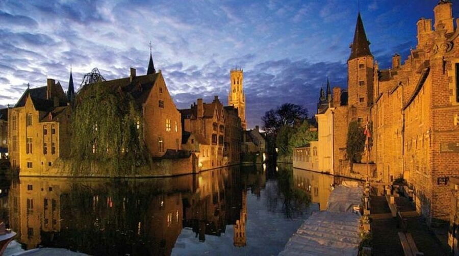 From Brussels: Bruges Day Trip with Boat Tour Option (ENG) - What the day feels like in practice