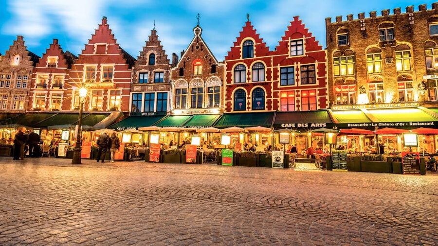 From Brussels: Bruges Day Trip with Boat Tour Option (ENG) - Market Square and the main monuments