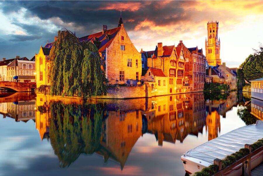 From Brussels: Bruges Day Trip with Boat Tour Option (ENG) - Why the canal boat is worth adding