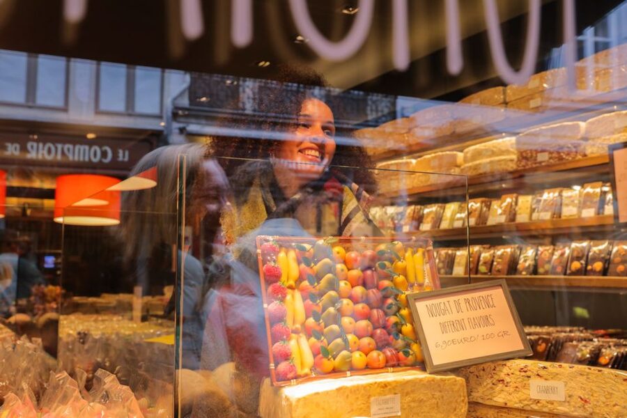 From Paris: Bruges Guided Tour with Hotel Pickup - Hotel pickup makes the early start simpler