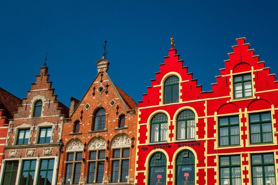 From Paris: Day Trip to Bruges with Optional Seasonal Cruise - Guided or self-guided: which option suits you?