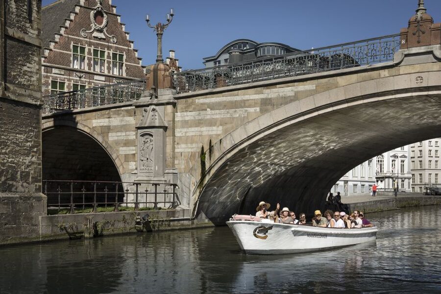 Ghent: 40-Minute Historical Boat Tour of City Center - Starting at the Graslei jetty