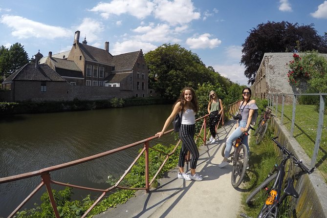 Ghent Bike Tour Off-the-beaten-track - The bikes, helmet, and riding conditions