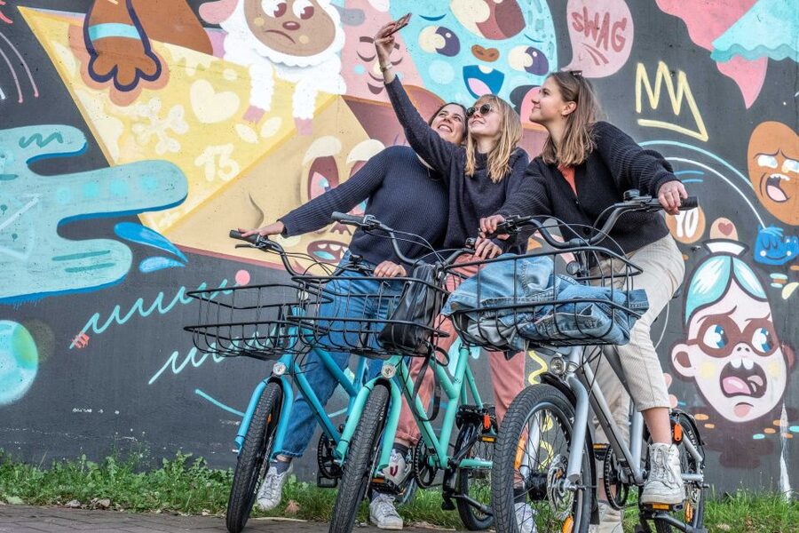 Ghent: City Highlights and Hidden Gems Guided Bike Tour - Bikes, rain, and the booking details that matter