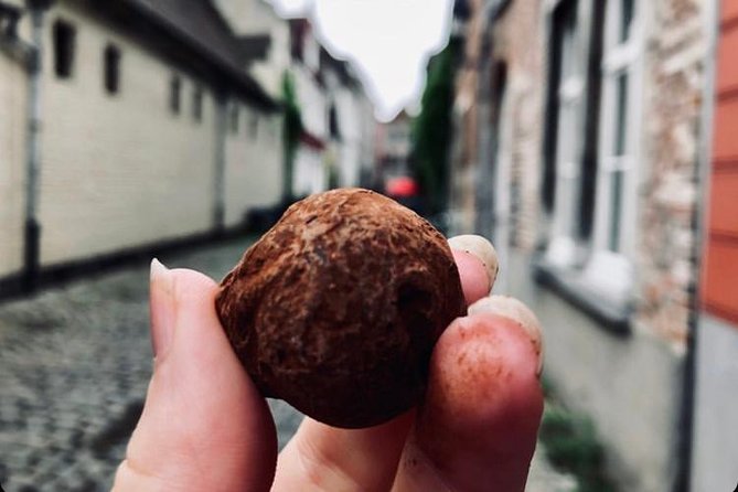 Ghent: Famous Belgian Chocolate Walking Tour with Tastings - Stop two: Vandenbouhede and the unusual flavors