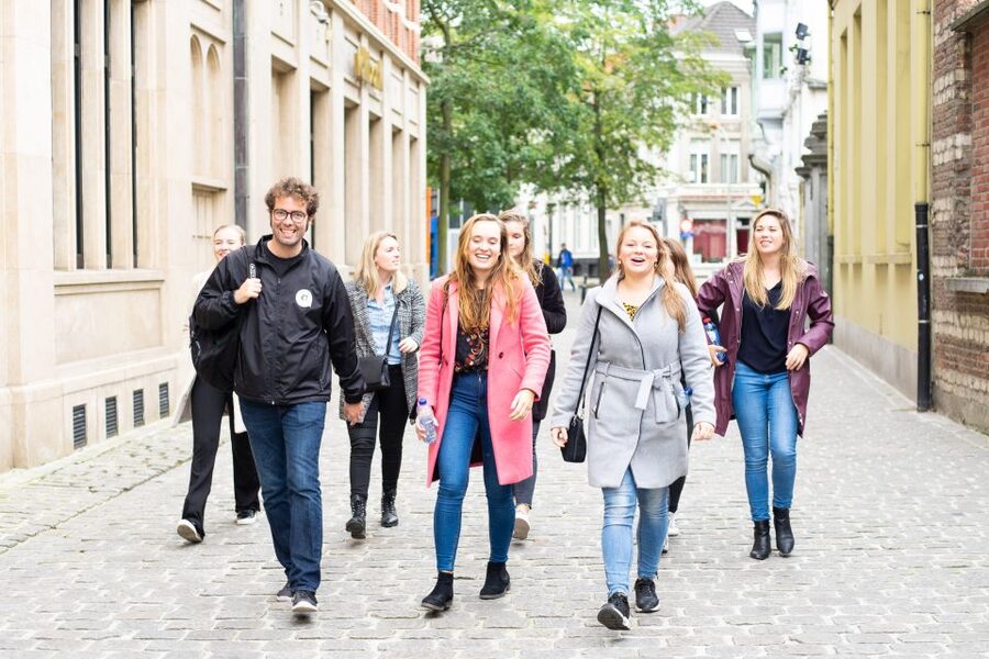 Ghent: Food & Drink Walking Tour with Tastings - Beer and jenever in old Ghent